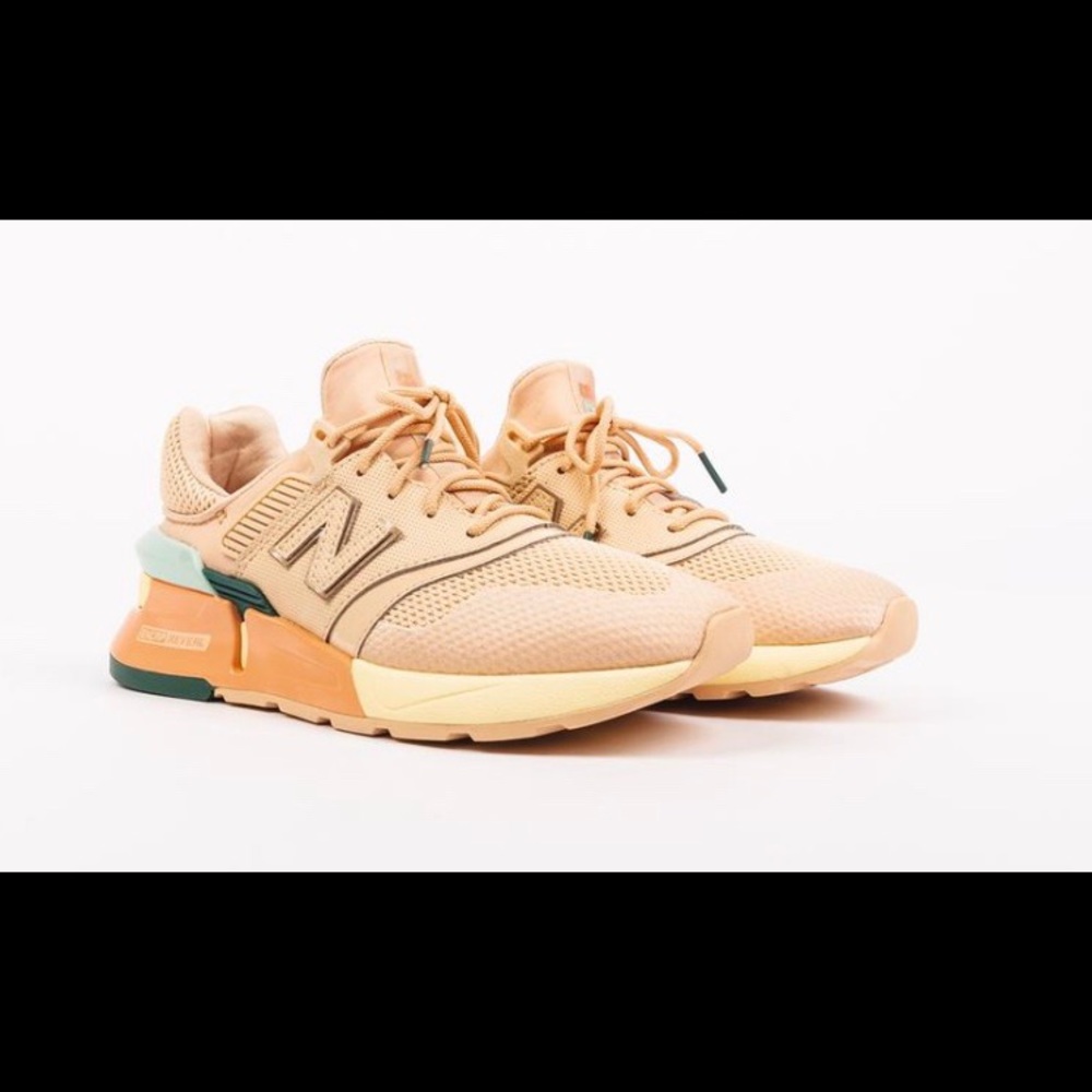 Selling these colorful brand new shoes!!